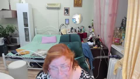 Flowerlower online show from May 22, 8:18 pm