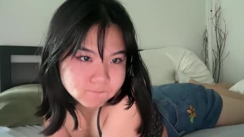 flowerlvr online show from March 9, 9:57 pm