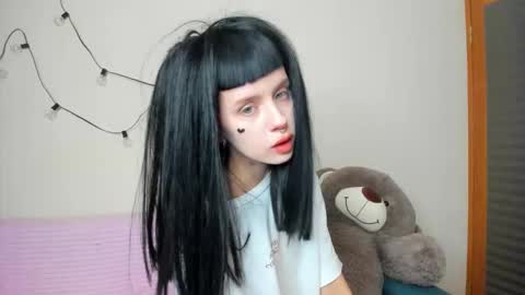 Snapshot of flowerofsin2001 chatting on September 20, 5:00 pm Flower online show from September 20, 5:00 pm