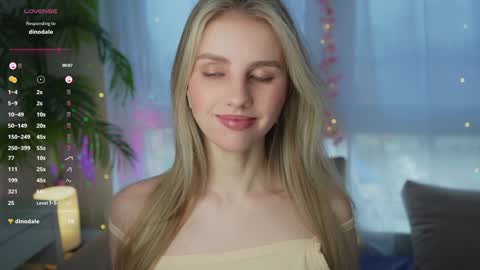 Snapshot of fluffy_angel chatting on January 30, 9:04 am Adeline online show from January 30, 9:04 am