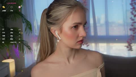 Snapshot of fluffy_angel chatting on January 21, 8:52 am Adeline online show from January 21, 8:52 am