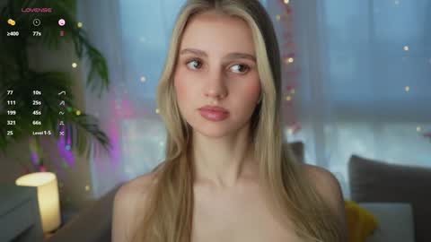Snapshot of fluffy_angel chatting on January 24, 8:02 am Adeline online show from January 24, 8:02 am