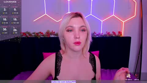Monica online show from December 19, 1:39 am