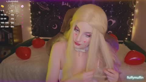 Snapshot of fluffy_muffin3 chatting on February 14, 9:53 pm Agatha online show from February 14, 9:53 pm