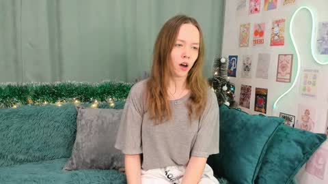 Polly online show from December 28, 7:33 pm