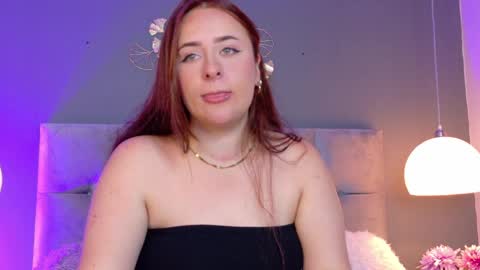 Foxie  online show from April 7, 7:27 pm