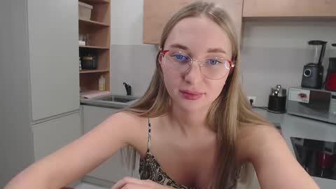 Maria online show from December 4, 9:51 am