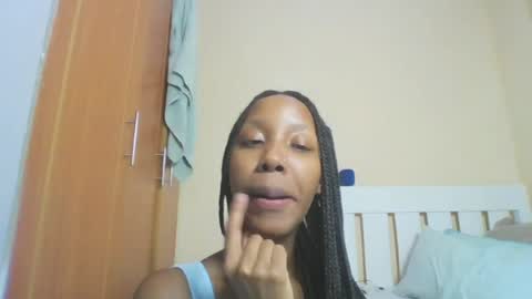foxyatmidnite online show from July 2, 12:32 am