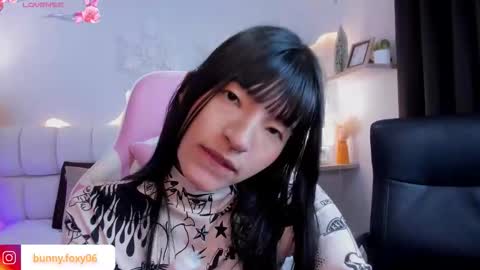 FOXY AND BUNNY online show from January 9, 4:28 am