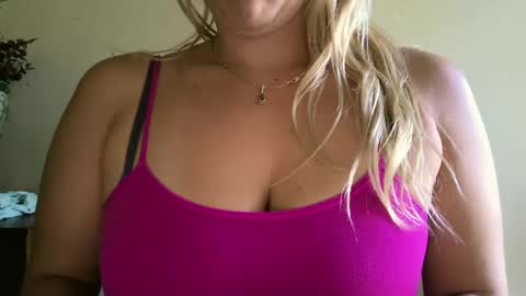 foxyfaye1 online show from September 28, 9:20 pm