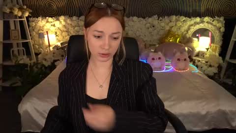 Maya online show from May 13, 1:17 pm