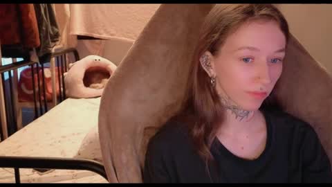 fran_bow online show from May 12, 1:18 pm