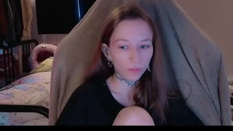fran_bow online show from May 7, 1:26 pm