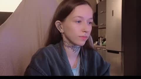 fran_bow online show from February 21, 9:37 pm