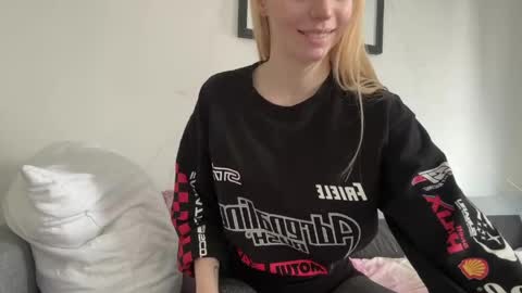 franny_fresh online show from May 31, 9:04 am