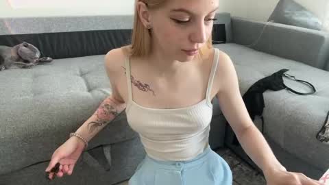 franny_fresh online show from May 21, 8:23 am