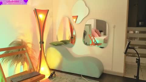 Fransheska online show from May 18, 11:27 am