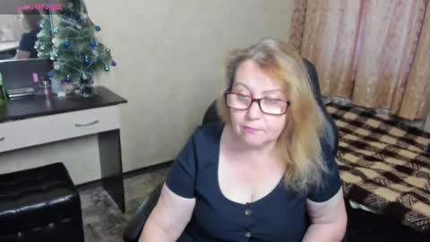 Snapshot of fraumartha chatting on December 24, 11:06 am FrauMartha online show from December 24, 11:06 am