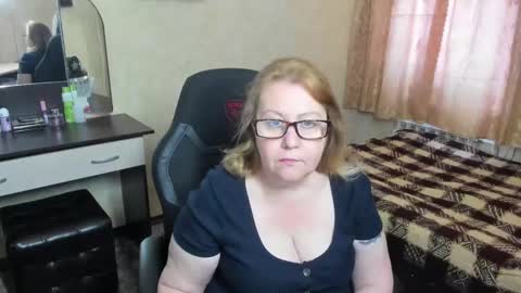 Snapshot of fraumartha chatting on February 14, 8:21 am FrauMartha online show from February 14, 8:21 am