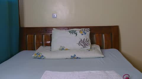 Nessa-Independent model online show from January 8, 5:05 am