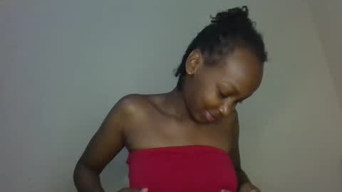 freaky_beauty online show from May 17, 4:28 pm