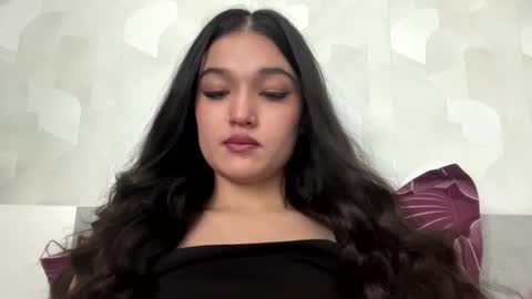 Mia online show from June 27, 6:03 am
