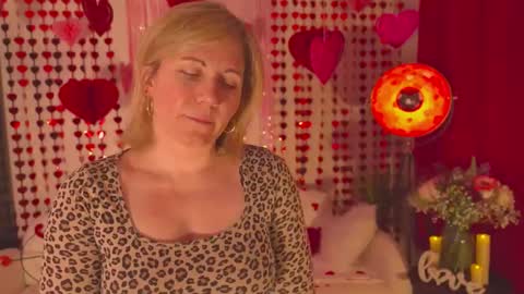 Snapshot of french_devotion chatting on February 16, 7:38 pm Louise or Lou 3 online show from February 16, 7:38 pm