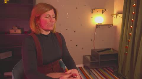 Snapshot of french_devotion chatting on December 3, 2:38 pm Louise or Lou 3 online show from December 3, 2:38 pm