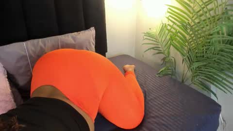 freya_blaze online show from March 18, 4:17 am