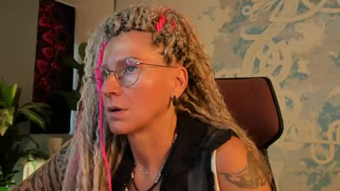 Frida Tander online show from May 25, 5:28 am