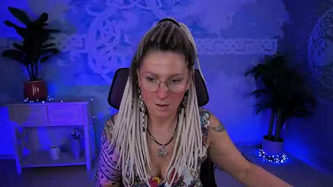 Frida Tander online show from May 8, 6:16 am