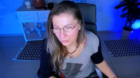 Frida Tander online show from November 29, 5:22 am