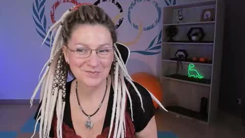 Frida Tander online show from December 21, 5:55 am