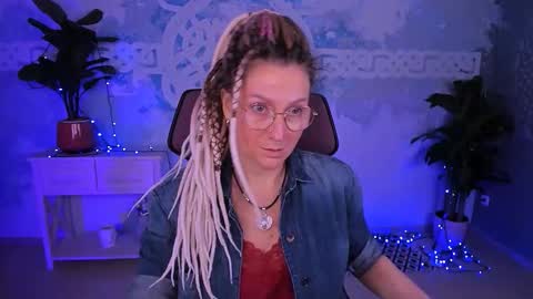 Frida Tander online show from March 8, 5:11 am