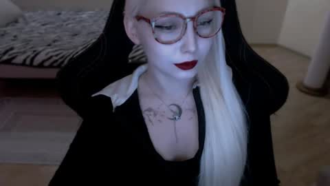 Lilith online show from May 31, 6:31 pm