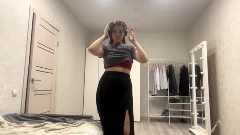 Emily online show from September 25, 4:06 pm