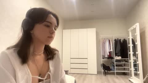 Emily online show from October 1, 3:50 pm