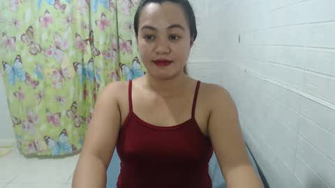 Snapshot of funluvnpinay4u chatting on March 12, 2:20 am MAE online show from March 12, 2:20 am
