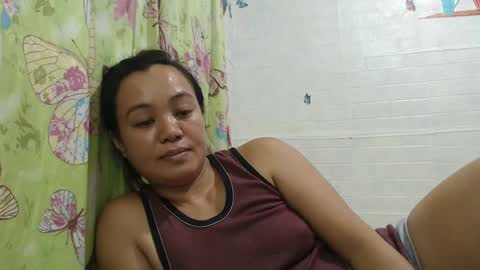 Snapshot of funluvnpinay4u chatting on February 18, 2:05 am MAE online show from February 18, 2:05 am
