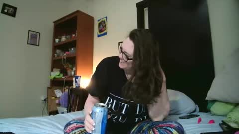 fuzzypeaches87 online show from May 2, 2:04 am