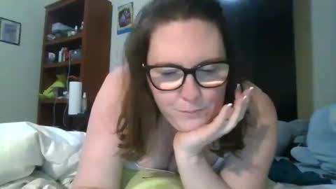 fuzzypeaches87 online show from January 18, 1:02 am