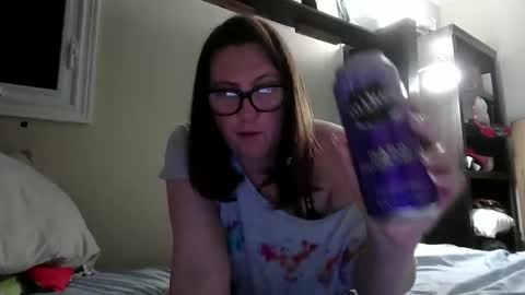 fuzzypeaches87 online show from May 3, 2:15 am