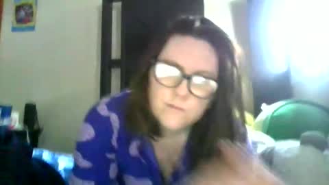 fuzzypeaches87 online show from March 22, 6:14 pm