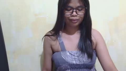 Snapshot of fyang_morena chatting on October 6, 5:18 pm fyang_morena online show from October 6, 5:18 pm