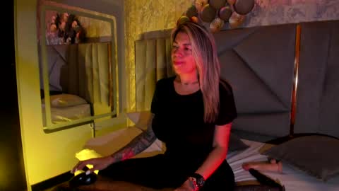 Gaby Santos online show from May 16, 12:15 pm