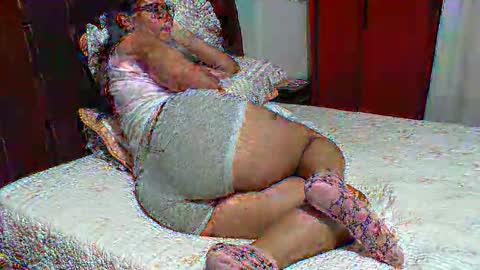 Snapshot of gabibrasil chatting on September 19, 10:53 pm gaby layla online show from September 19, 10:53 pm
