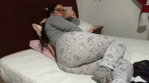 gaby  layla online show from May 14, 12:27 am