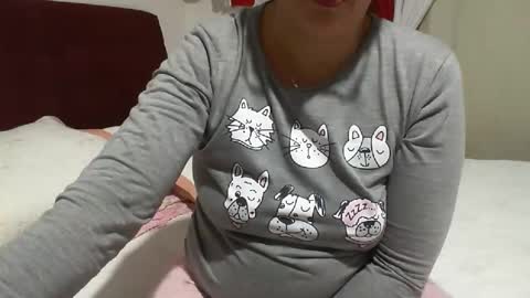 gaby  layla online show from May 17, 11:26 pm
