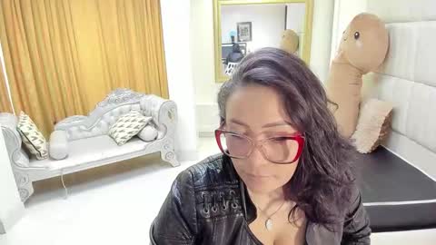 gabriela online show from May 13, 6:13 pm