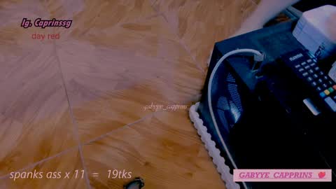 gabyye capprins online show from April 6, 12:54 am